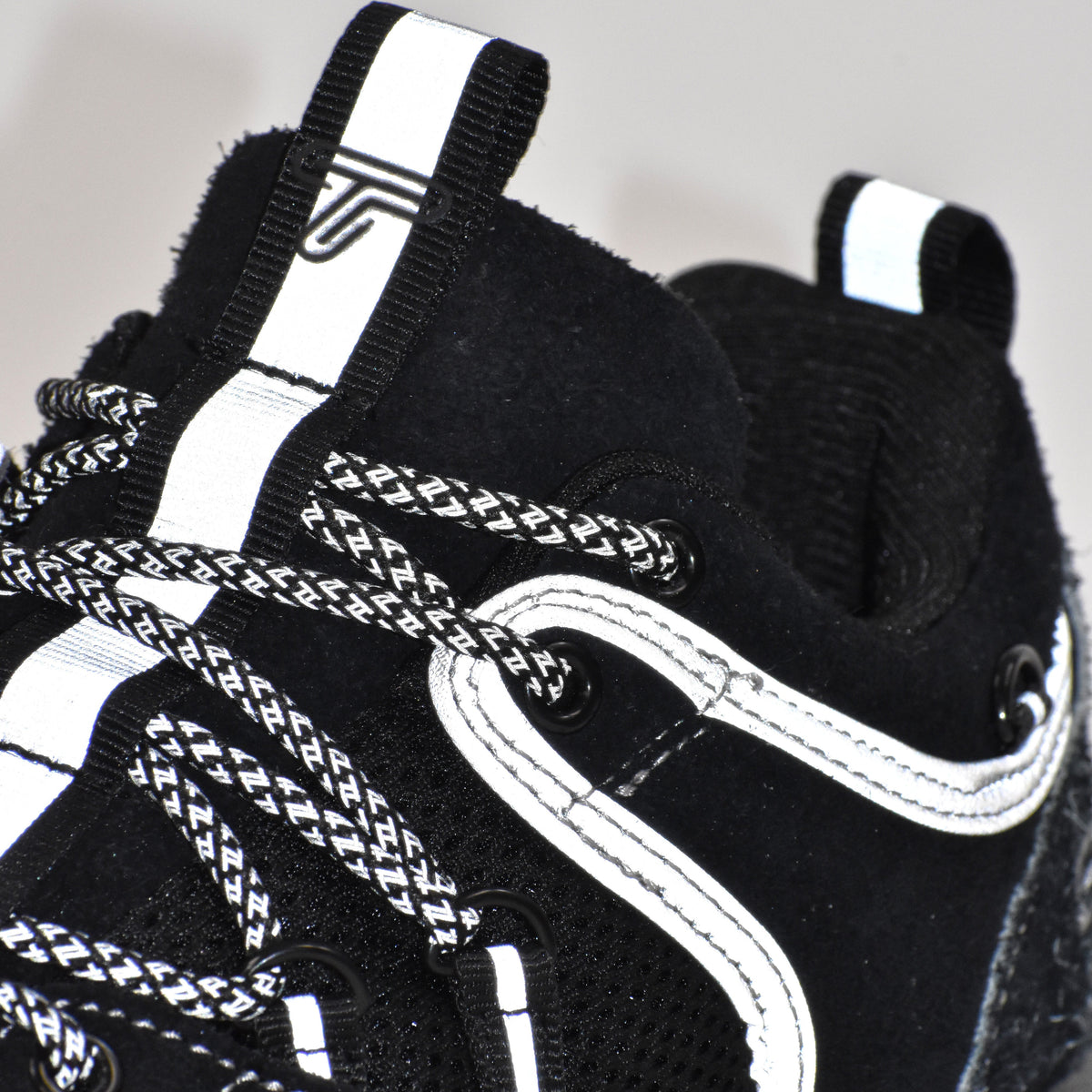 Tagz Genesis "Blackout"