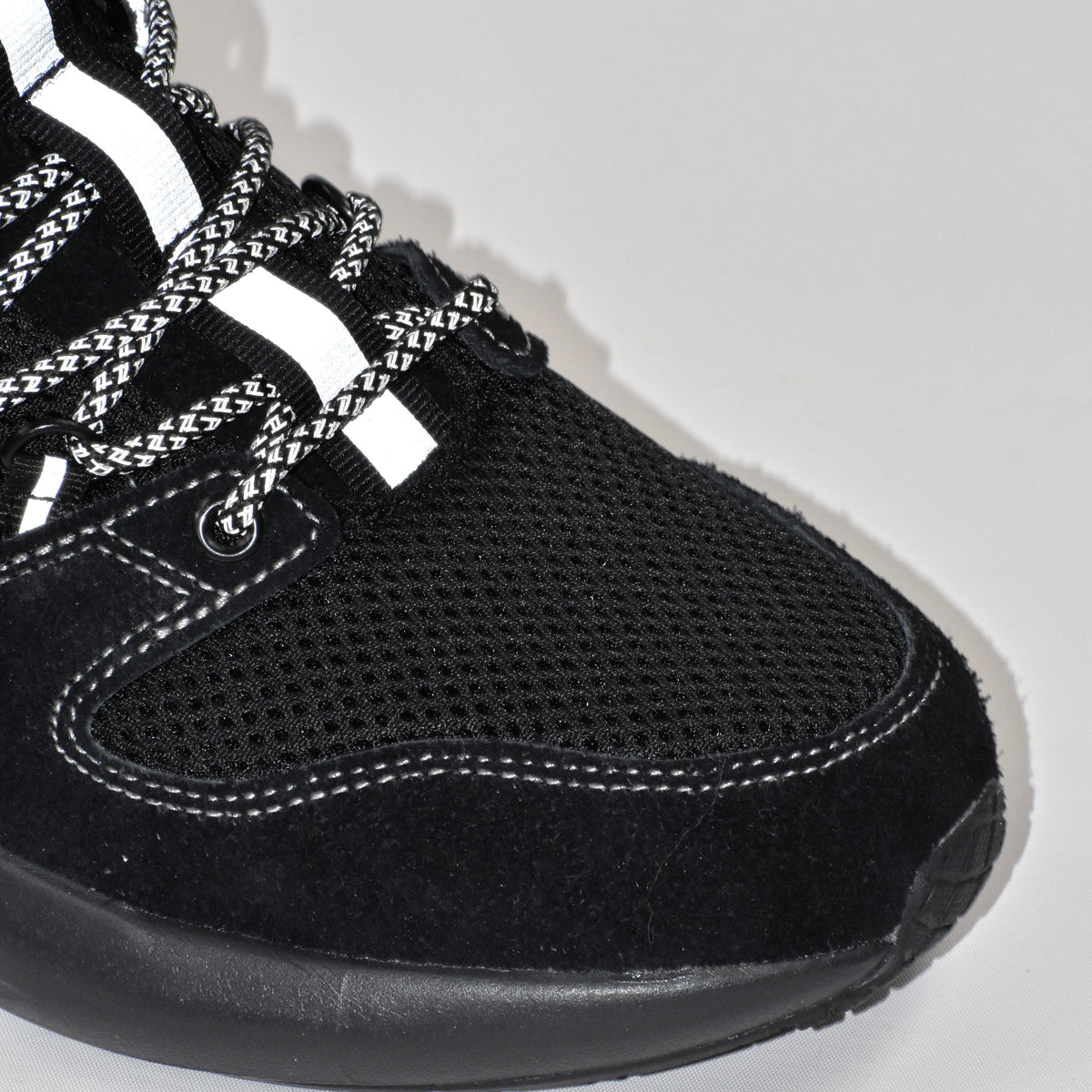 Tagz Genesis "Blackout"